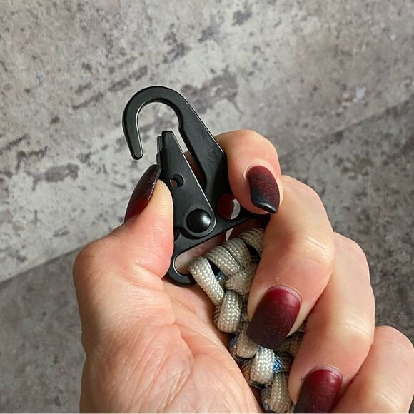 Paracord Whistle Keychain Hiking NEW Outdoor Sporty Handmade Unisex Blue - Picture 6 of 10